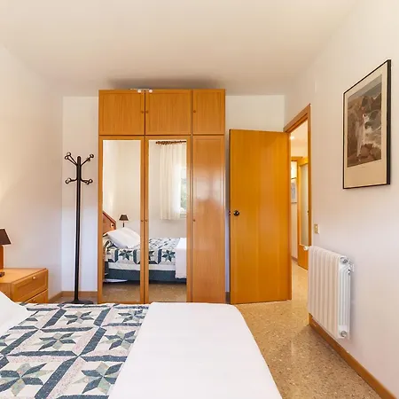 Lets Holidays Sant Telm Apartment *